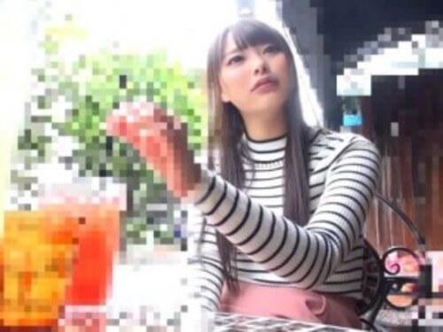 【素人ハメ撮り】ショップ店員のムッチリ可愛い巨乳ギャル！実は男の上で腰ふりまくりのエロむすめ♡
