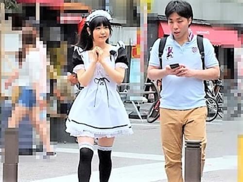 【ももき希】「SEXしてください♡」アキバで激カワメイド服の美少女が逆ナンパ！ガチ素人男性にAV出演交渉し中出しチャンス