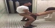 【個人撮影】公衆トイレでカップルにSEXが流出