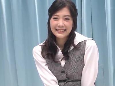 <マジックミラー*尻フェチ>激カワな美女OLにエッチなマッサージしてファックしちゃった！ピストンされて感じまくり！絶対見てほしいビデオ
