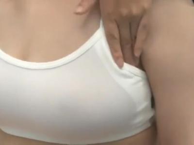 <若妻*エロ動画>激カワ人妻がエッチなマッサージで濡れ濡れ！そのまま寝取って生出ししちゃった！セクシーな女の子のスケベ動画