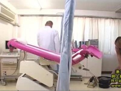 子宮の検査に来たギャルに変態な医者がイタズラ！チンポを挿入してピストンしちゃった!!何度見ても最高