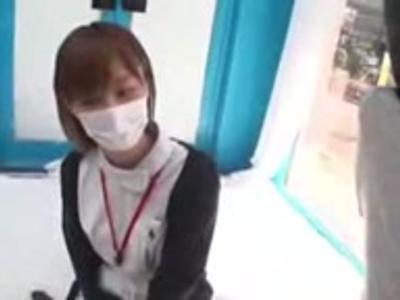 <マジックミラー*素人>『ちょっと待ってください！』可愛い看護婦さんにチンポを合法的に露出！最高なAV