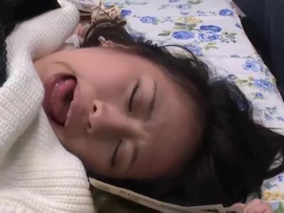 <企画*カップル>激カワな美女が固定バイブで感じまくって我慢できずにファックまでしちゃった！絶対見てほしいビデオ