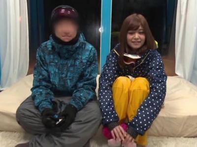 <寝取られ*NTR>スキーに来ていた若者恋人の彼女を生出し寝取り！右手が止まらないR18動画