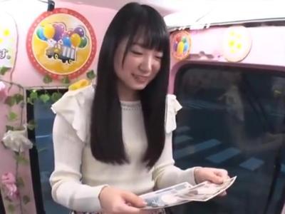<外見える!?*素人>お金に目がくらんだ女の子がエッチな企画でファックまでしちゃった！男性におすすめのスケベ映像