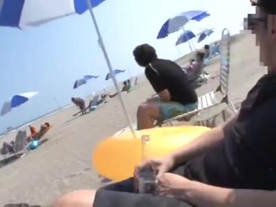 <悪戯*美乳>ビーチでバイトしていた可愛い女の子をレイプ！ローター仕込まれて恥ずかしそうにモジモジ！抜けすぎ注意な18禁映像