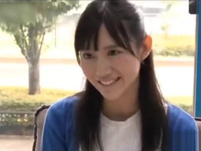<外から見えてる??*女子大生>「いや～…」インタビュー中の女子大生のパンツをズラして即ハメ！エロすぎ注意なエロ映像