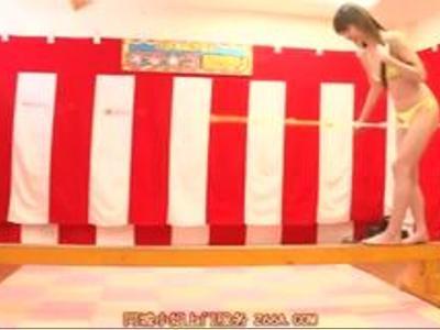 『恥ずかしぃよ～』可愛い女の子がエッチな綱渡りゲームで羞恥罰ゲーム!!何度見ても最高