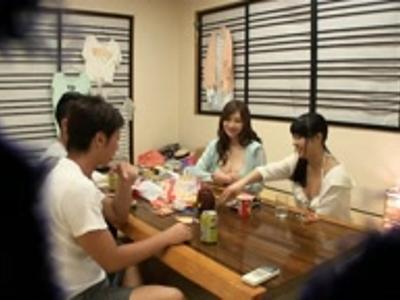 〔ギリモザ;巨乳〕『恥ずかしぃよ～』ほろ酔いなビキニ娘とツイスターゲームからの性行為！右手が止まらないスケベ動画
