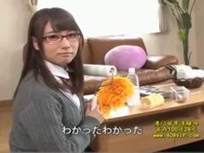 〔めがね ;姉 〕『パンチラ見て勃起しちゃった？』ミニスカ制服姿のJK妹がパンツもズラして誘ってきた！男性におすすめの18禁映像