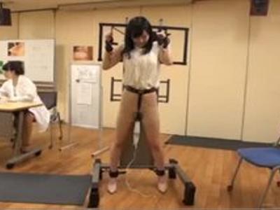 〔おっぱい;エロ動画〕『またイッちゃうッ…』身動きできない状態で高速回転の電マからの生出しSEX！おかずにしたい18禁映像