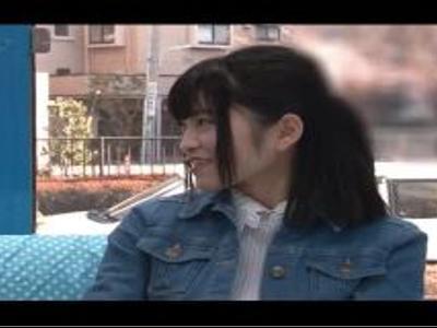 〔マジックミラー ;デカチン 〕『恥ずかしぃです！』長距離バスで都会に出てきた一般美女を説得してちんぽを露出して発情させた！おすすめのAV