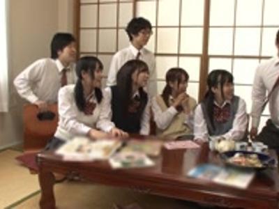 〔体操着;女子校生〕『先生に見つかっちゃう…』修学旅行で女子高生たちが同級生と乱交SEX！発射どころ豊富なR18動画