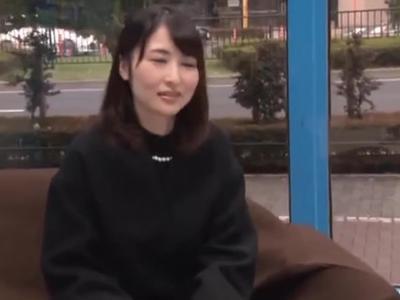 〔エロエロカー;素人ナンパ〕産後の人妻に乳首マッサージして興奮させて寝取り！勃起確実なスケベすぎる動画