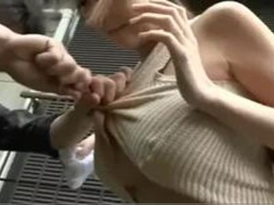『スケスケ乳首』ニット姿の奥様の自宅にお邪魔して不倫ファック!!ドエロな動画
