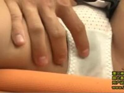 〔洋ピン ;美乳 〕『違うの…秘密にしてくれる？♡』高校の同級生が保健室でオナニーしているのを目撃！興奮MAXのメチャ抜け映像
