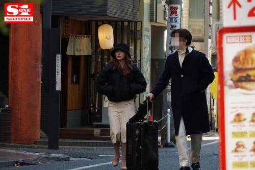 マネージャーさんからのスケジュール共有し日常生活の隙間時間で男優投入、突撃チンポ挿入！とんでもなく生々しい～！！