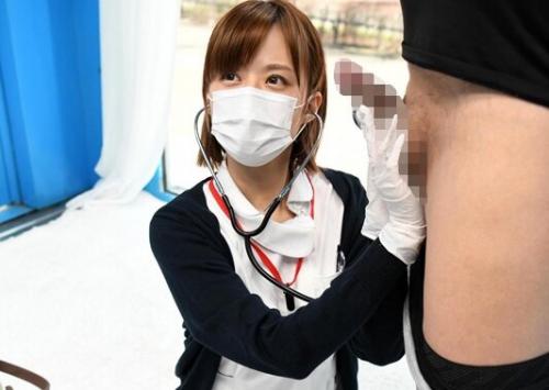 「利き手を骨折してオナニーができない男性を助けてくれませんか？」美人ナースが挿入で射精のお手伝いをしてくれました！