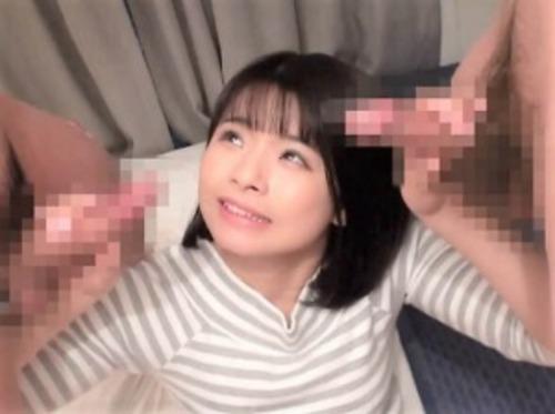 【素人ナンパ】黒髪で清楚美人なロリっ娘が恥じらいつつもWフェラチオ!ミニスカ履いた小顔なおっぱい娘が偽企画に騙されSEX
