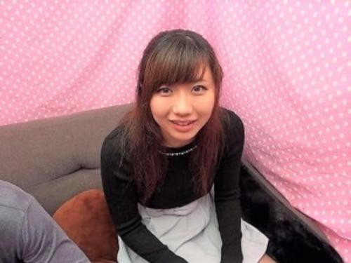 【素人ナンパ】「触るんですかww？」エロカワJDお姉さんが消極的な男性に手コキ❤戸惑いつつも手マンされ激イキしちゃう❤