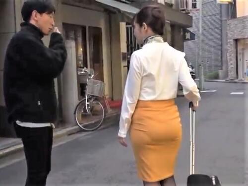 【素人ナンパ】「ホントに脱ぐんですか…」小顔でデカパイCAお姉さんに悩み相談!SSS級スタイル抜群の美脚な美人に中出し!