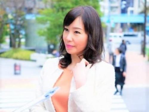 【熟女ナンパ】「中はダメよっ！」五十路＆美魔女の人妻ナンパ♡ぴんくパンティがSEXYな奥様にHOTELで無許可中出し！