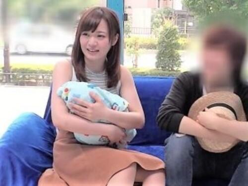 【MM号】父子家庭の話を聞いて同情して泣きそうになる美人すぎる若妻❤ミラー越しの旦那の前で素股からのマン汁ダダ漏れ不倫❤