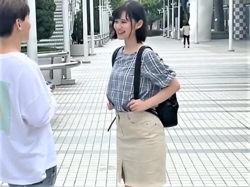 【素人ナンパ】パンティ素股でカチカチちんぽがアソコに擦れて赤面発情！ヌルヌルおまんこにつるんっと入って生中出し♡