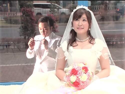 【MM号】親族の前でデカ乳輪揺らしイキまくる花嫁❤白タキシードの新郎を待たせ快楽に身を委ね危険日にナマ中出しされる美人❤