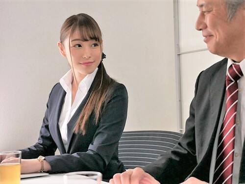【相部屋】「私も体が熱くなって…」離れても迫ってくる美人な痴女お姉さん❤年配男性を誘惑し精子搾取する美女OLが逆NTR❤