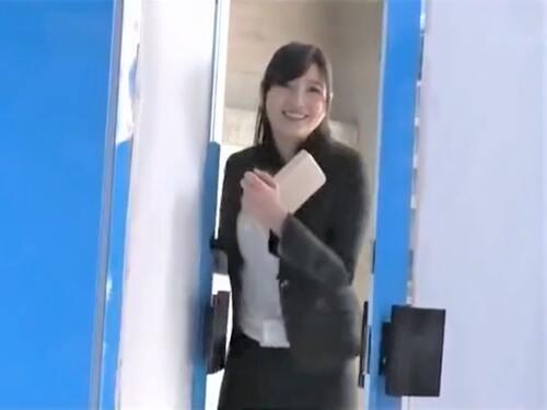 【MM号】「初めて//」清楚系の美人お姉さんをミラー号に連れ込み隠し撮り❤爽やかOLが童貞とフェラチオ騎乗位クンニ❤