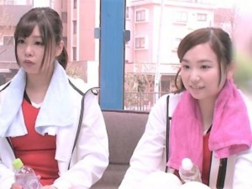 【MM号】練習帰りの美人な人妻ナンパしミラー号に招待❤ままさんバレー帰りの汗ばむカラダを辱めストレッチ体験からの不倫❤