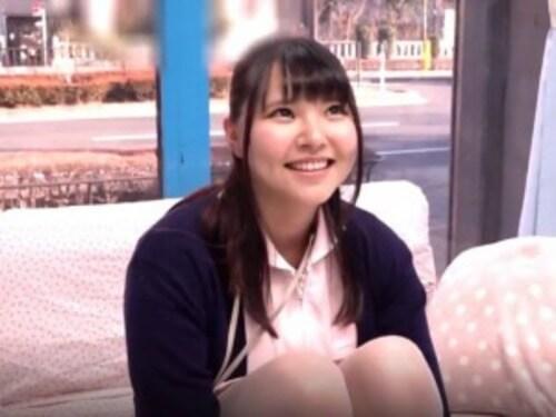 【マジックミラー号】お昼休憩中の巨乳ナースさんがチェリーボーイのちんこを溢れそうな爆乳で優しくご奉仕！