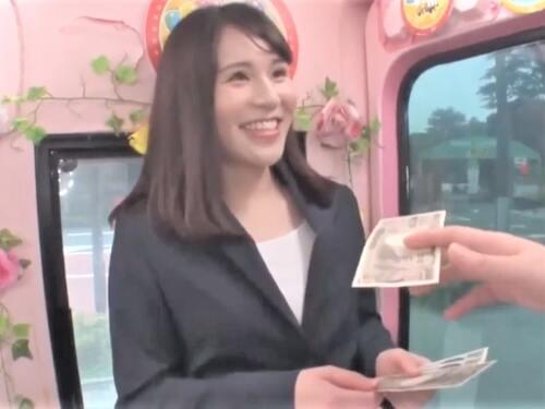 【MM便】「んふふふ❤ふふふ❤」営業の仕事をしているアラサー美人デカ尻OL❤食べる事でストレス発散しているお姉さんが素股