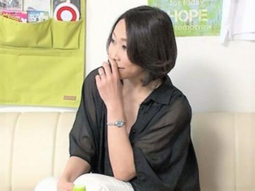 【人妻ナンパ】三十路で美魔女な奥様♡素人熟女のエロ本性を盗撮カメラが暴き出し!美熟女がナンパ師に連れ込まれ本気FUCK！