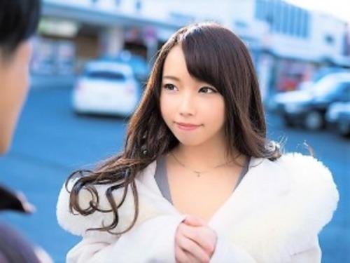 【素人ナンパ】彼氏とラブラブ同棲している小顔な美少女❤テニスが得意なアイドル系オーデション受けた事ある娘と浮気SEX❤