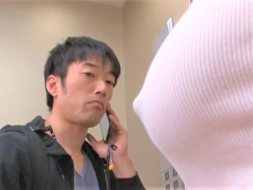 【着衣】「柔らかいですか//」エレベーターで鉢合わせた爆乳の透け乳首お姉さんに目が釘付け❤密室でフェラ手コキ大胆SEX❤