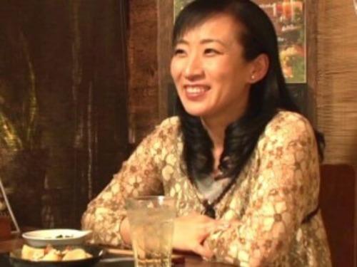 【熟女ナンパ】ダンナとのセックスでは満たされない43歳で爆乳の貞淑人妻がアルコールの力で淫靡に開花！