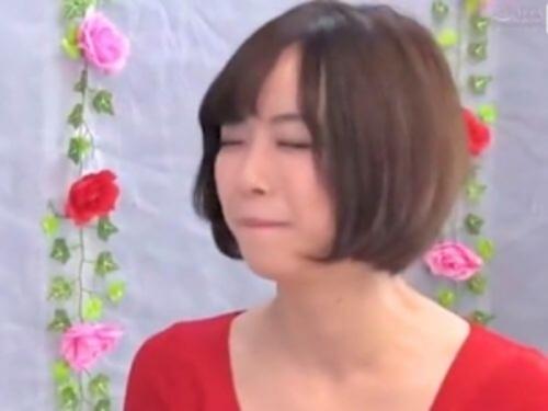 【素人ナンパ】ショートカット奥様のオトコ友達と密室で濃厚ディープkissに挑戦！欲望が理性を上回り家庭を忘れて不倫SEX！