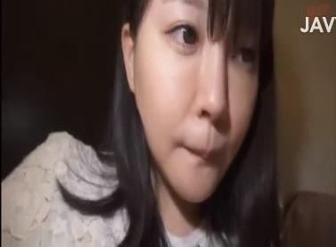 【素人】「久しぶりいですぅ～」と天然なとこが可愛い爆乳ロリ人妻をハメ撮り！