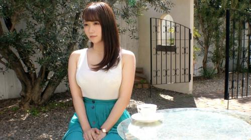 豊満な胸を揺らし、無毛の秘所を潤し、涎を絡めて無心で男根を咥え込み、内に秘めた欲求をカメラの前に曝け出していく