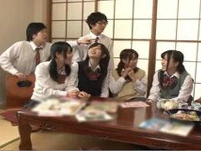修学旅行中に高校生たちが乱交H！同級生たちにやりたい放題やられまくり<最高!!体操着>