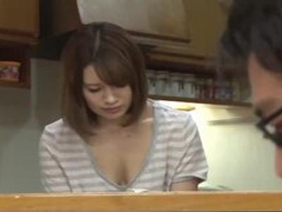 【人妻&本田莉子】ギャル人妻が無防備にもノーブラでごみ捨て！発情したご近所さんにゴミ捨て場でレイプ！フォルムが完ぺきな女の子