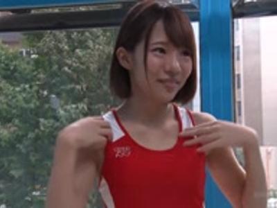 (マッサージ&リフレ)陸上部の最高に綺麗な女子大生の膣圧チェック！セクハラマッサージからの生挿入膣内射精！興奮確実な超絶エッチな動画