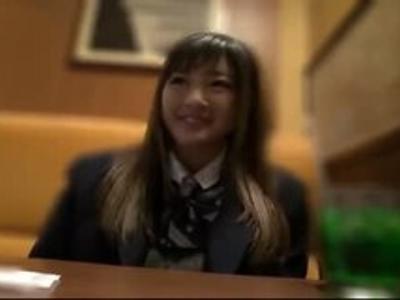 綺麗な女子高生とホテルで援交H！制服着衣でピストンされて感じまくりのギャルJK<最高!!アダルト>