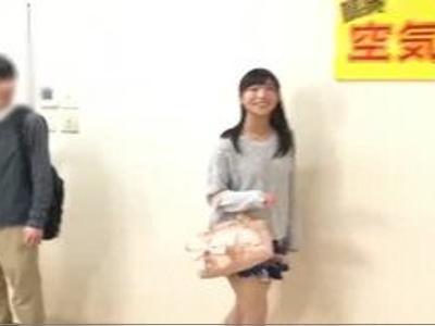 【カップル&美乳】大股開きで拘束された美女が彼氏の前でエッチな悪戯！耐え切れずにとのまま寝取り膣内射精H！男性におすすめの18禁映像