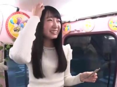 (外見える!?&素人)綺麗な黒髪の女の子が謝礼欲しさに車内でH！激前後運動されて感じまくりの大学生！男性におすすめのR18動画