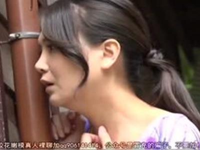 (主婦&18禁)人妻たちとキャンプ！テントで一緒に寝ていた魅力的な大きなおっぱい奥様と不倫H！購入して何度も見たいAV