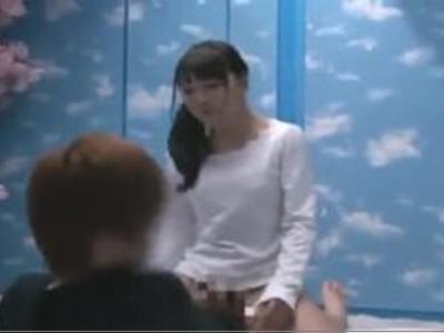 【マジックミラー&女子大生】綺麗な女子大生が友達と素股500回！我慢できずに生挿入して膣内射精！今晩のおかずはこの子で決定